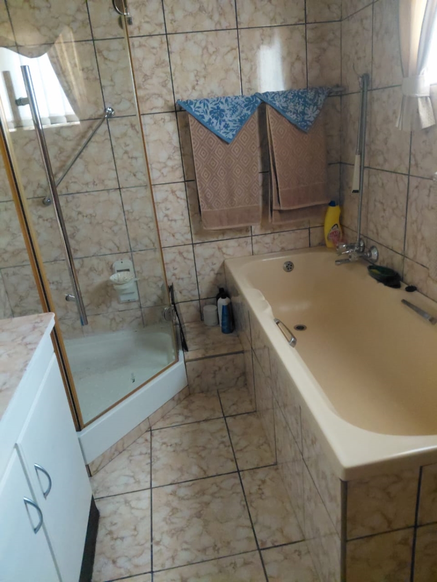 3 Bedroom Property for Sale in Oranjeville Free State